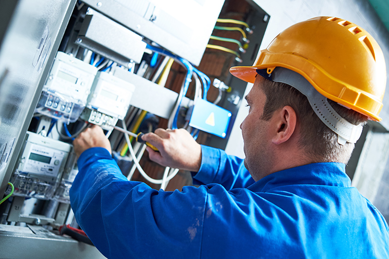 Become An Electrician in Portsmouth Hampshire